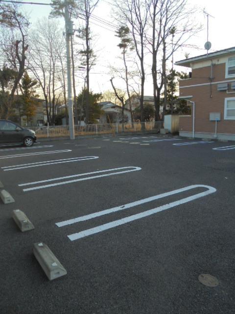ドミールＣ（102） 駐車場
