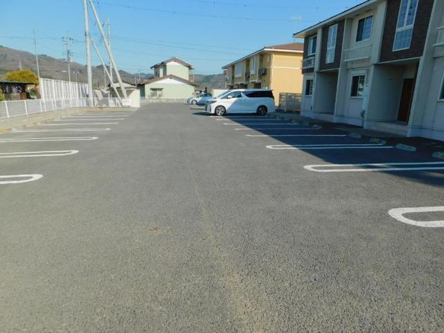 フェリーチェ・パルテンツァ（105） 駐車場