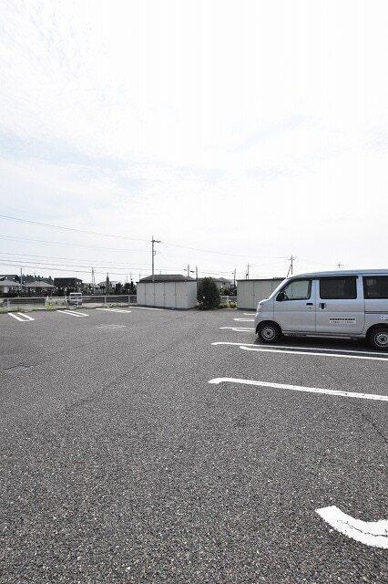 ユア　アルボーレ（106） 駐車場