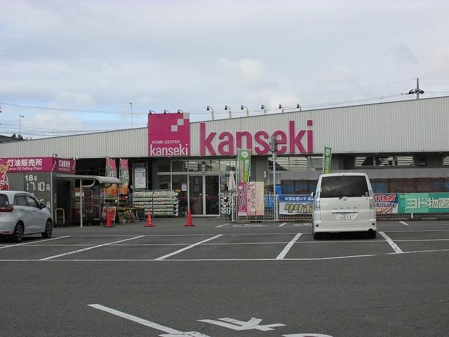 ホームセンターカンセキ烏山店：800m