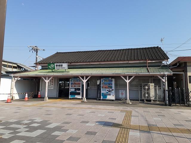 野崎駅：1700m