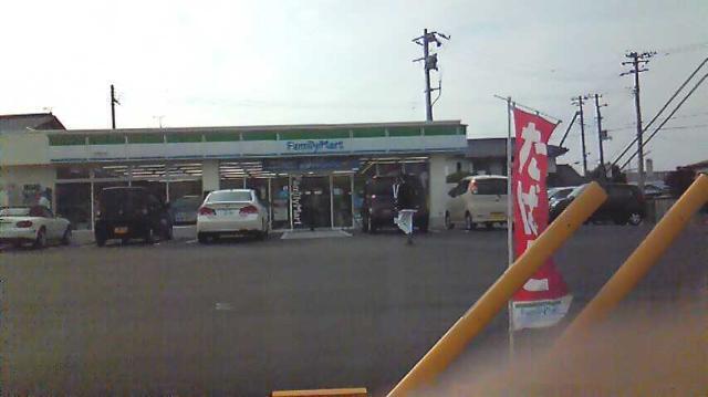 ファミリーマート新白河４丁目店：640m