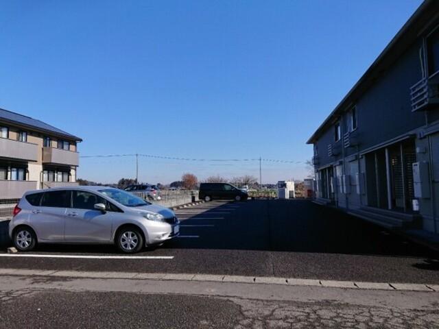 ゴールデンリバー（101） 駐車場
