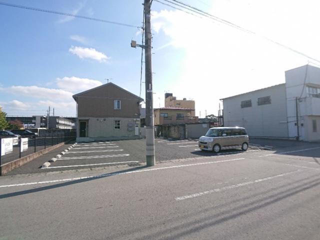 ルミナス（102） 駐車場