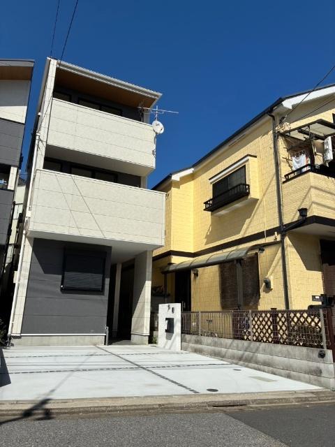 南西向きで明るい一戸建です