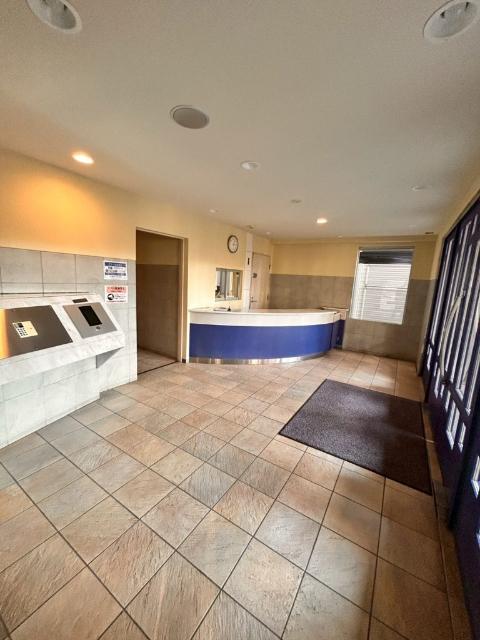 オートロック付きのエントランスで、居住者以外の出入りをしっかり管理。日々のっ暮らしに安心感をもたらします。