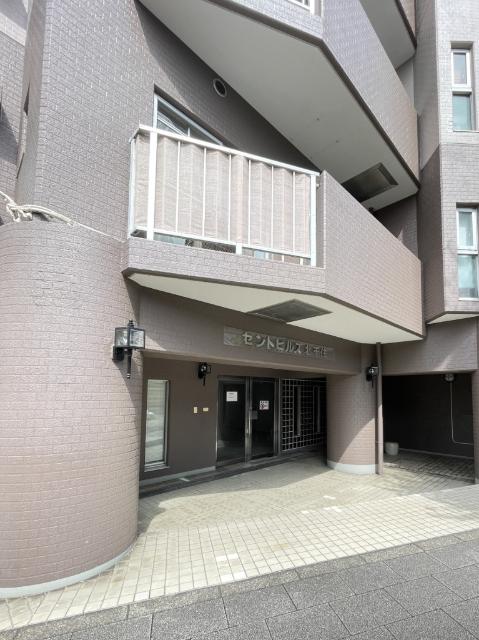 管理が行き届き清潔感と落ち着きがあります。エントランスや廊下もゆとりがあり、住まう方、来客の方も気持ちよく使えます。