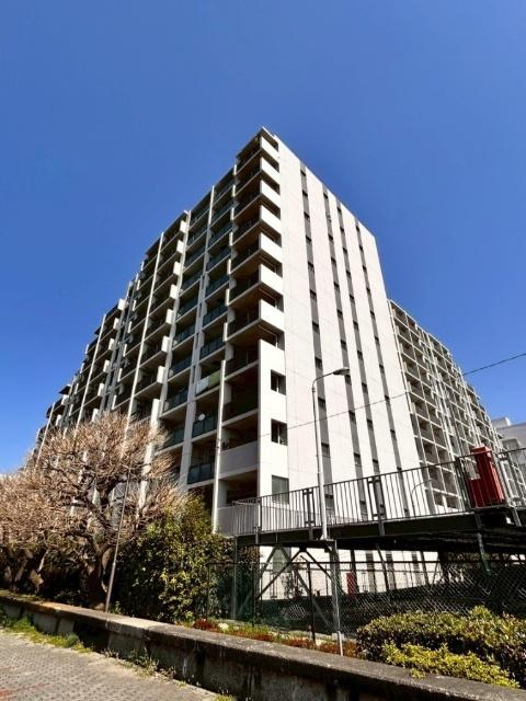 「豊洲駅」徒歩10分。東京メトロ有楽町線＆ゆりかもめ利用可能で都心アクセス良好。