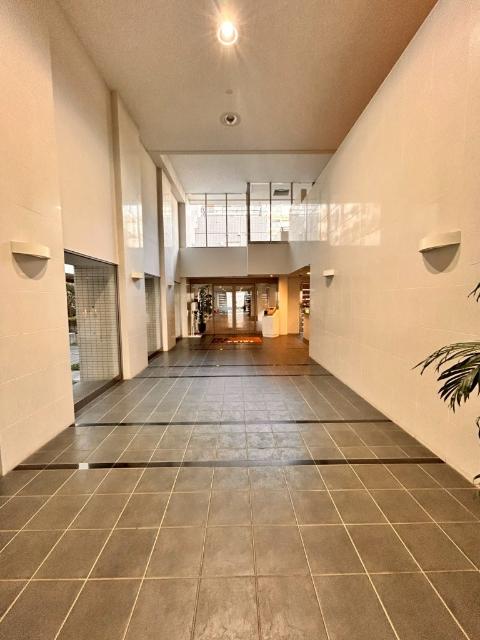 株式会社長谷工コミュニティ管理で、共用部も綺麗に保たれております。