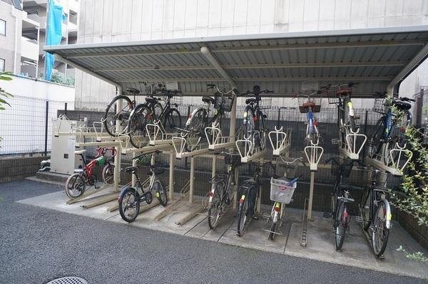 エクセレント菊川 駐車場