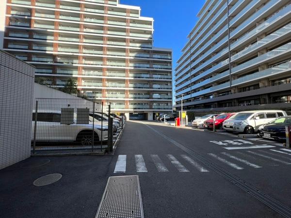 イーストゲートスクエア 駐車場