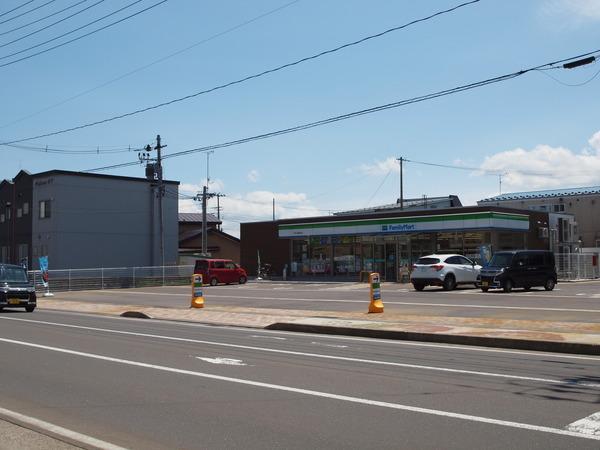ファミリーマート五所川原田町店：599m