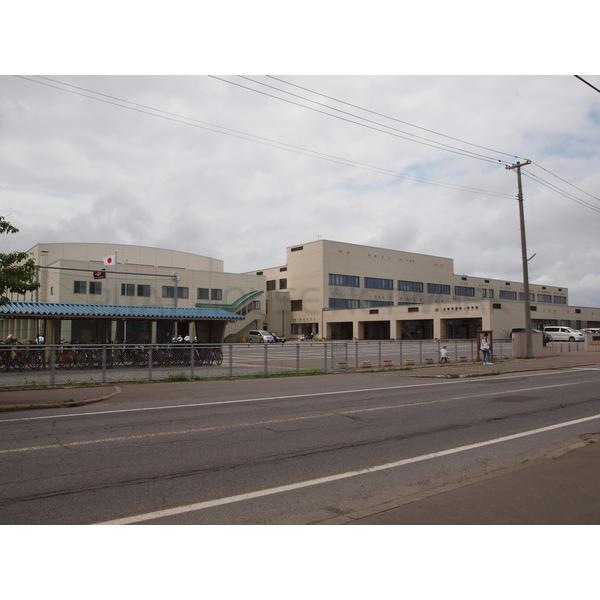 五所川原市立五所川原第一中学校:849m