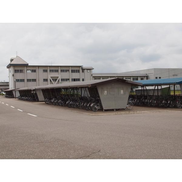 五所川原市立五所川原第三中学校:1237m