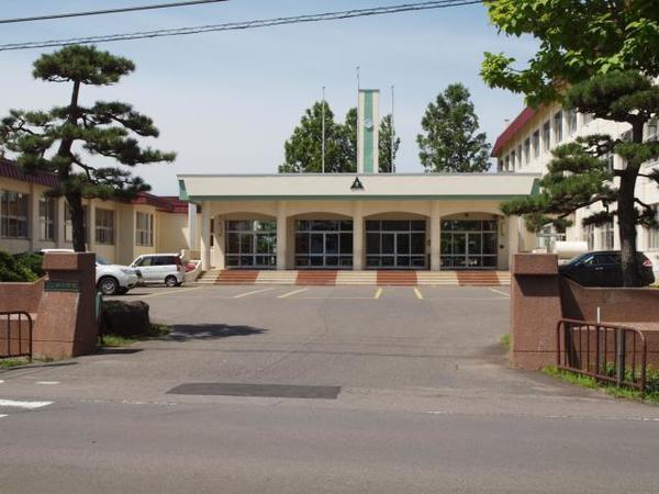 つがる市立柏小学校：813m