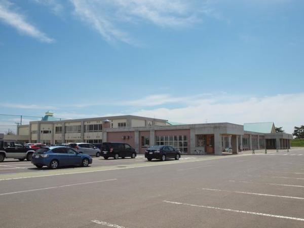つがる市立向陽小学校：1061m