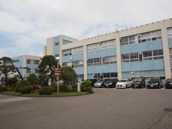 青森県立五所川原高校：1518m