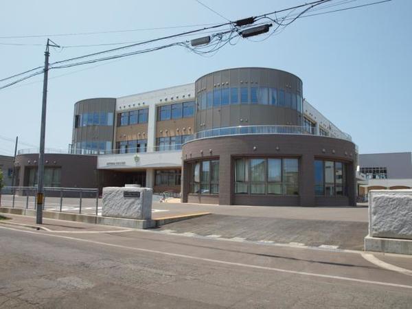 五所川原市立中央小学校：971m