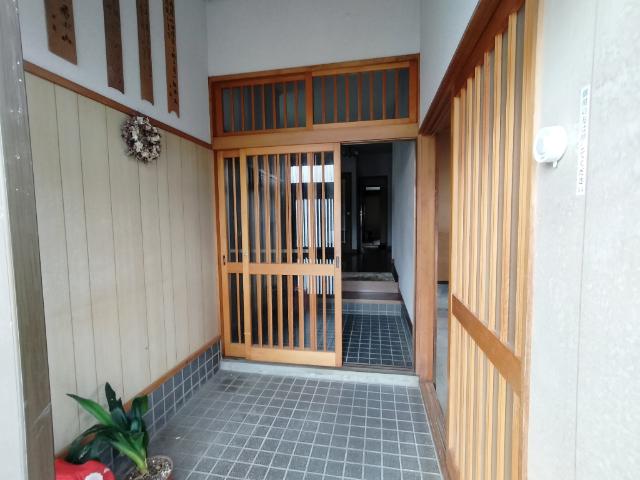 舞戸町北禿113-2 玄関