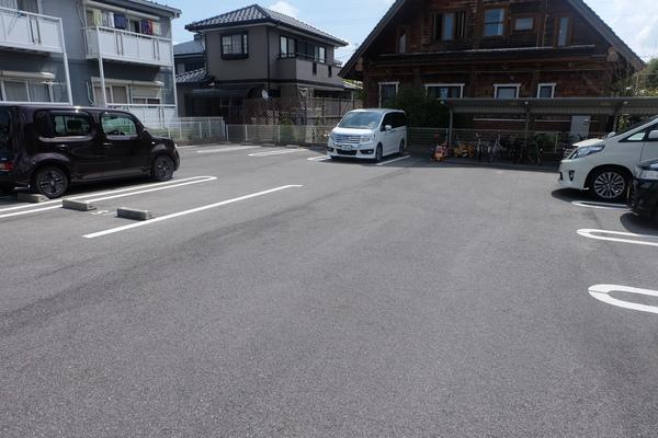 ブローテ 駐車場