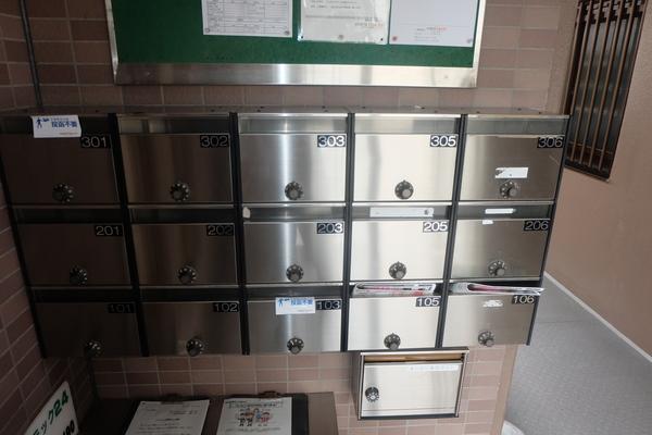 野洲市市三宅マンション エントランス