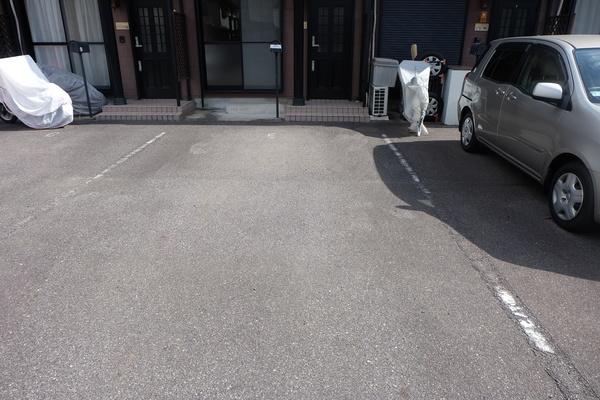 サンミレニアム 駐車場