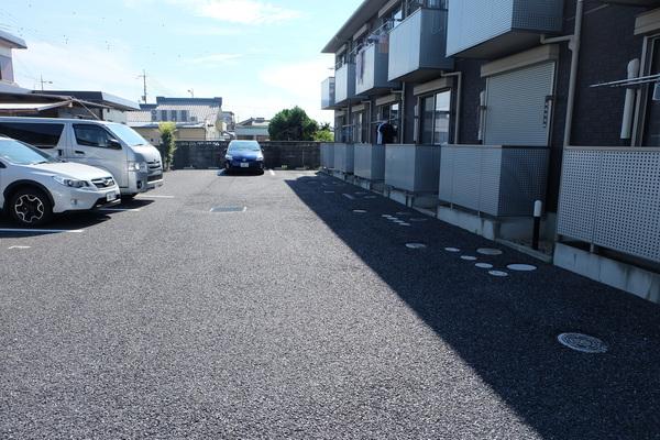 カーサフェリス 駐車場