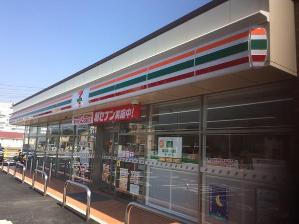 セブンイレブンハートインJR野洲駅南口店：491m