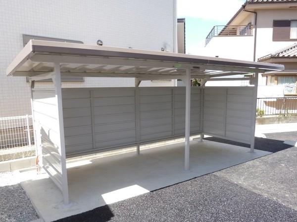 アスルーニ その他