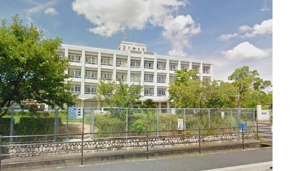 守山市立物部小学校：552m