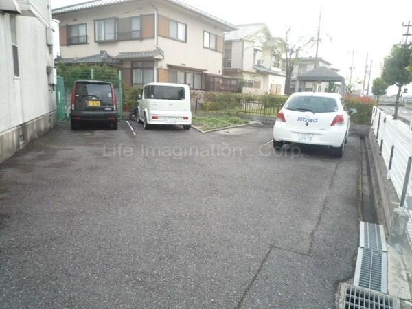 アネックス 駐車場