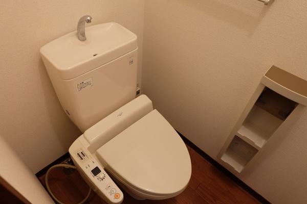 シャーメゾン六条 トイレ