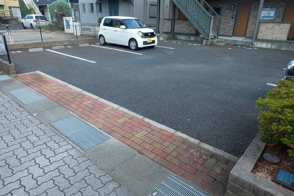 ファーストステージ 駐車場