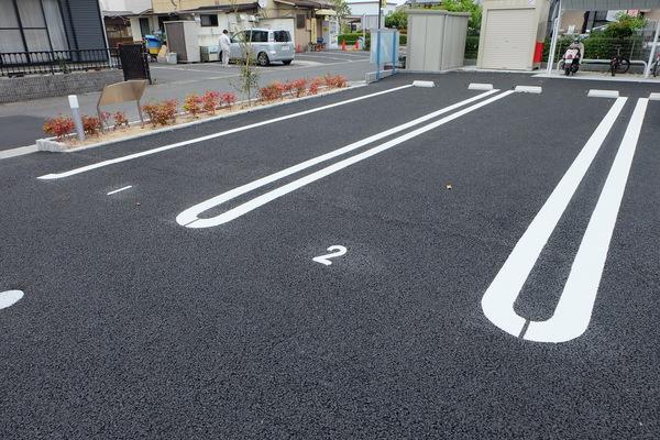 La.escalier 駐車場