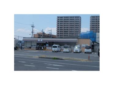 セブンイレブン野洲市役所前店：175m