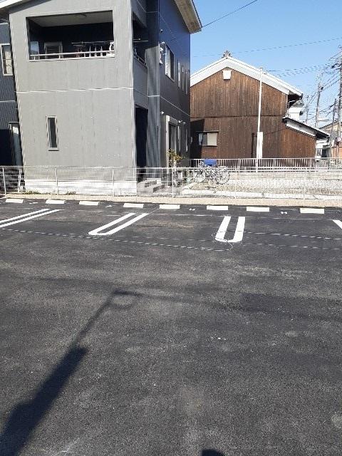 Ｃａｌｍｅ（103） 駐車場