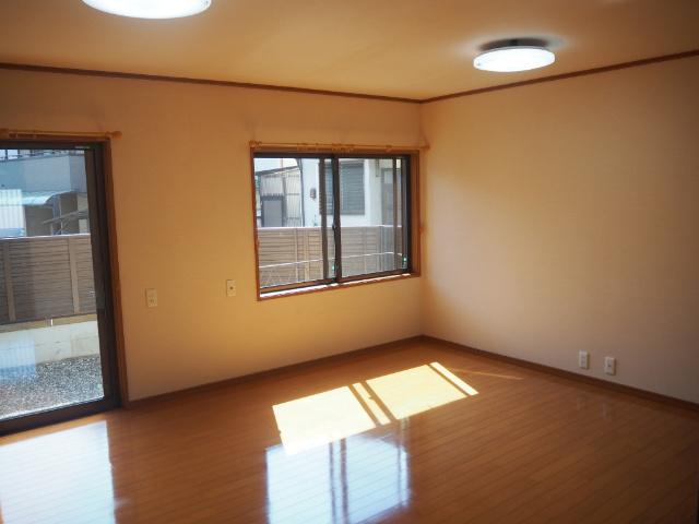 野洲市栄一戸建 リビング