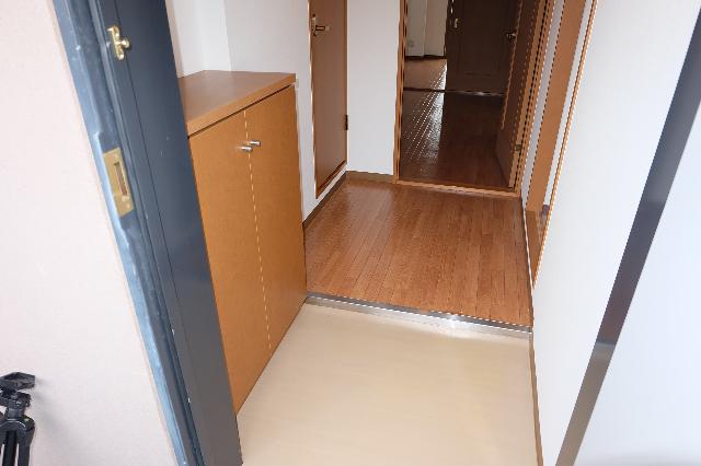 近江八幡市出町マンション 玄関