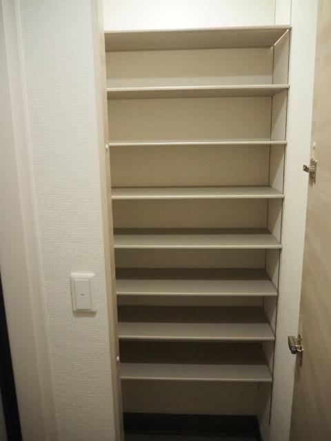 D-ROOM守山3丁目 玄関