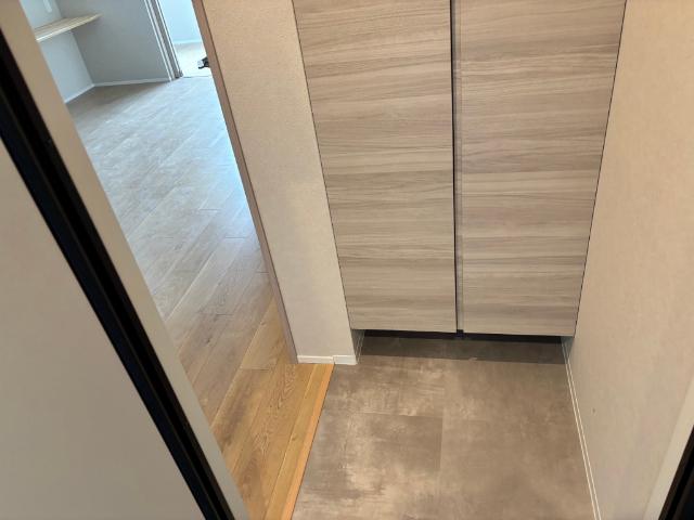野洲市西河原アパート 玄関