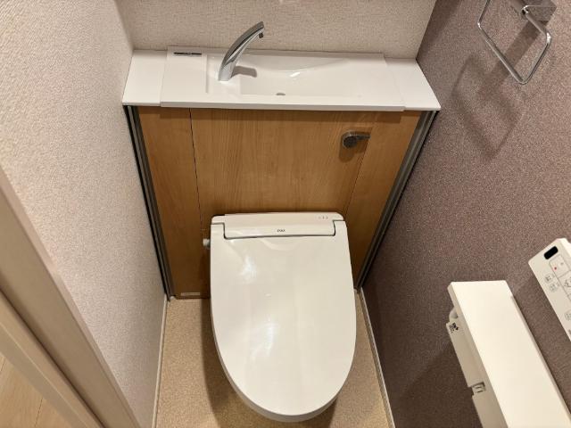 ロイヤル エンブレム トイレ