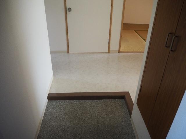 アパートメント311 玄関