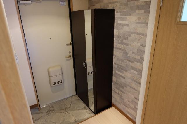 野洲市市三宅マンション 玄関