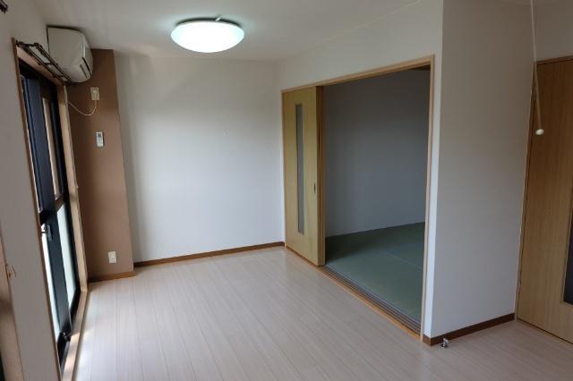 野洲市市三宅マンション リビング