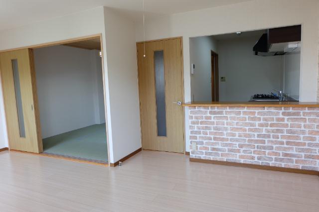 野洲市市三宅マンション リビング