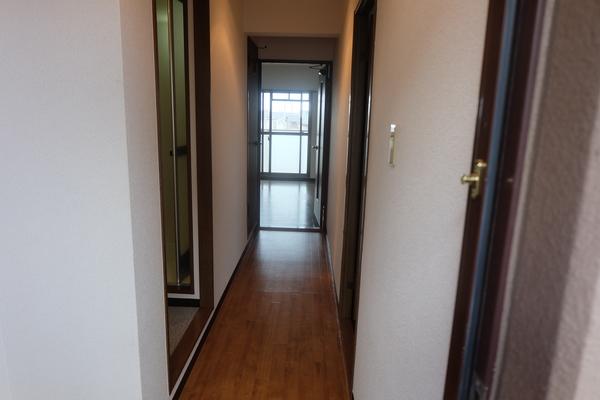 野洲市市三宅マンション 玄関