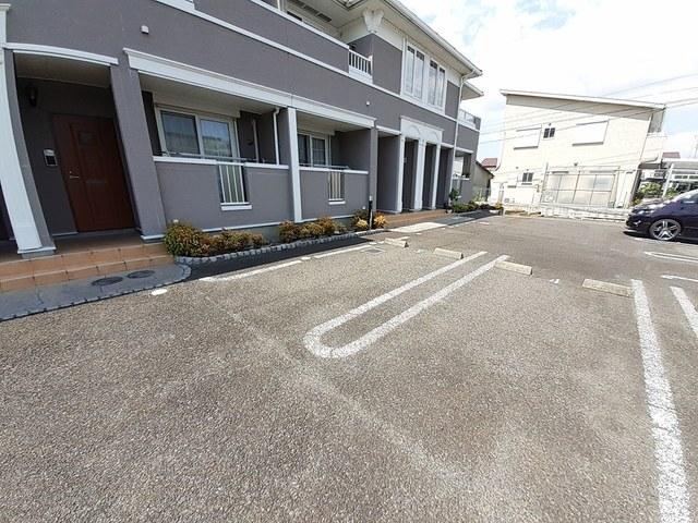 キャナール（204） 駐車場
