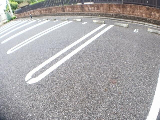 カンタービレ（202） 駐車場