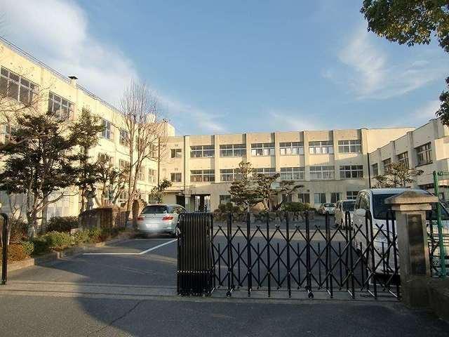 治田小学校：449m