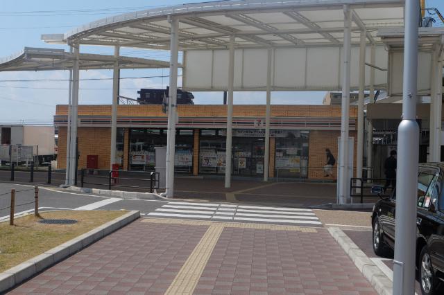 セブンイレブン野洲市役所前店：703m
